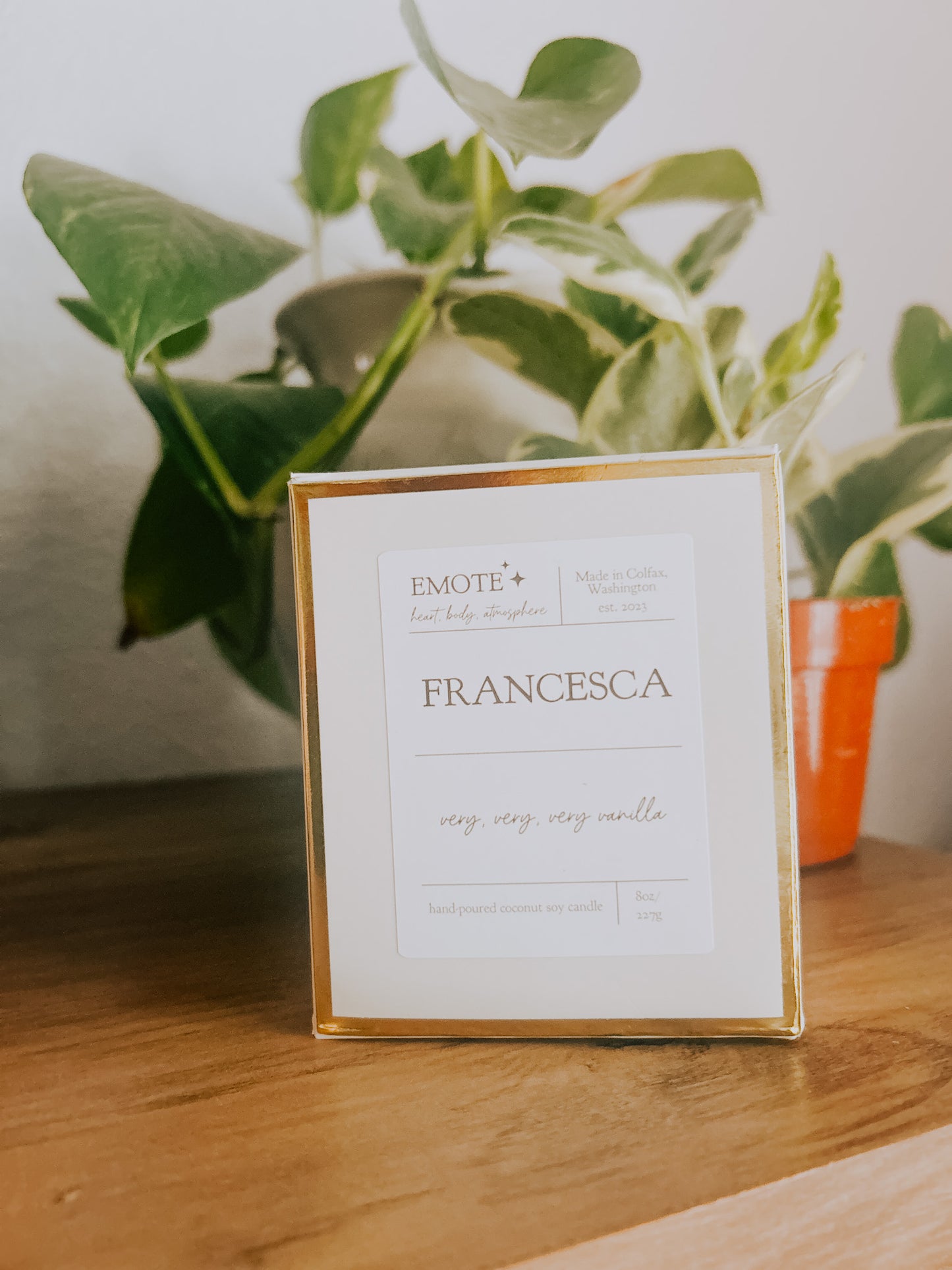 francesca 8 oz soy candle