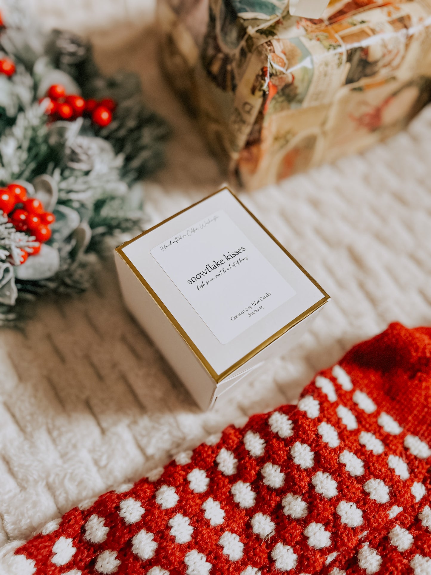 snowflake kisses 8 oz soy candle