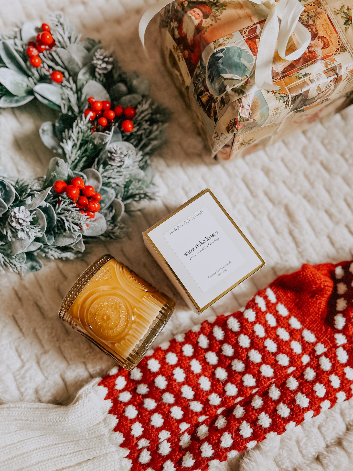 snowflake kisses 8 oz soy candle