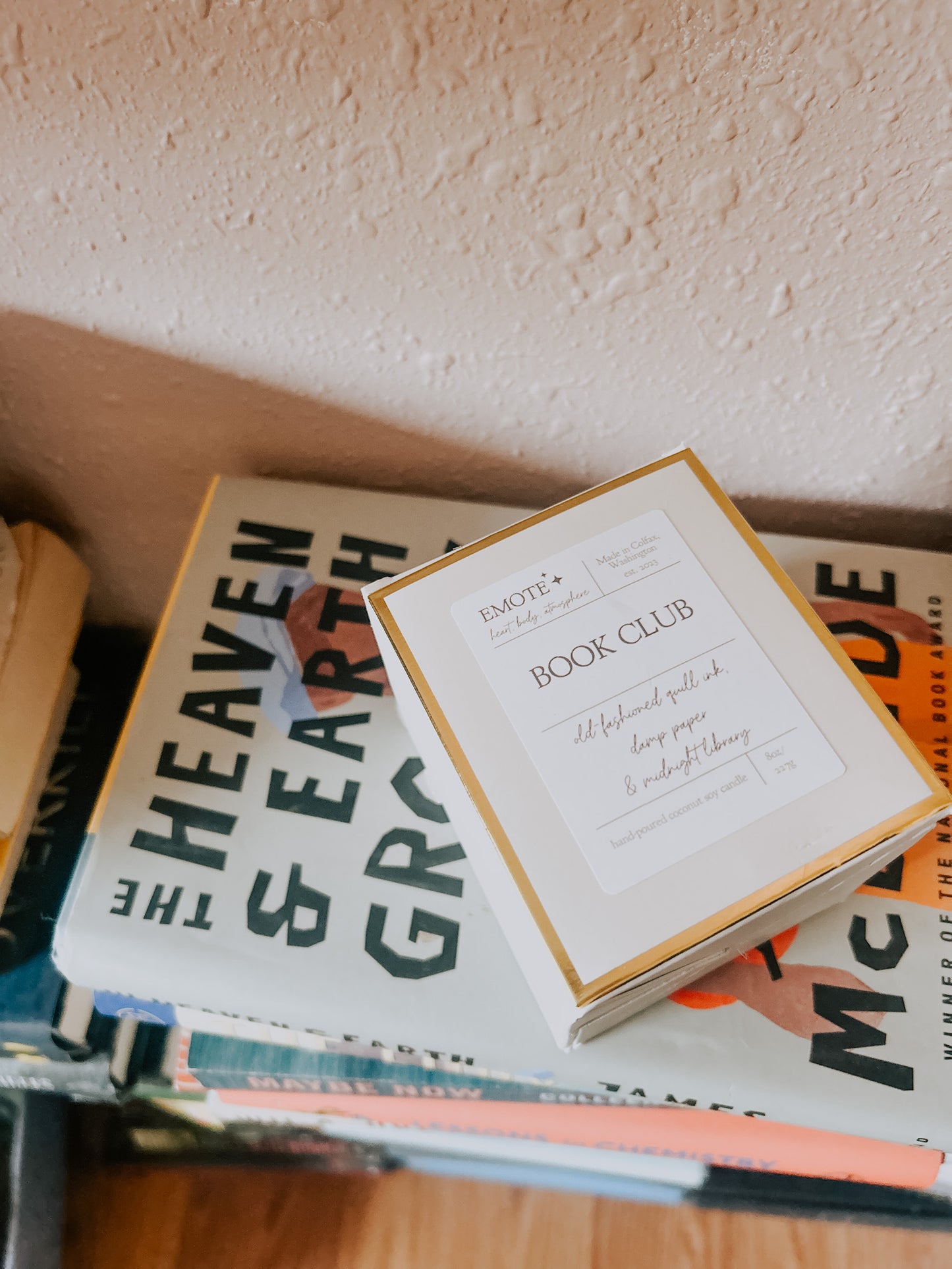 book club 8 oz soy candle