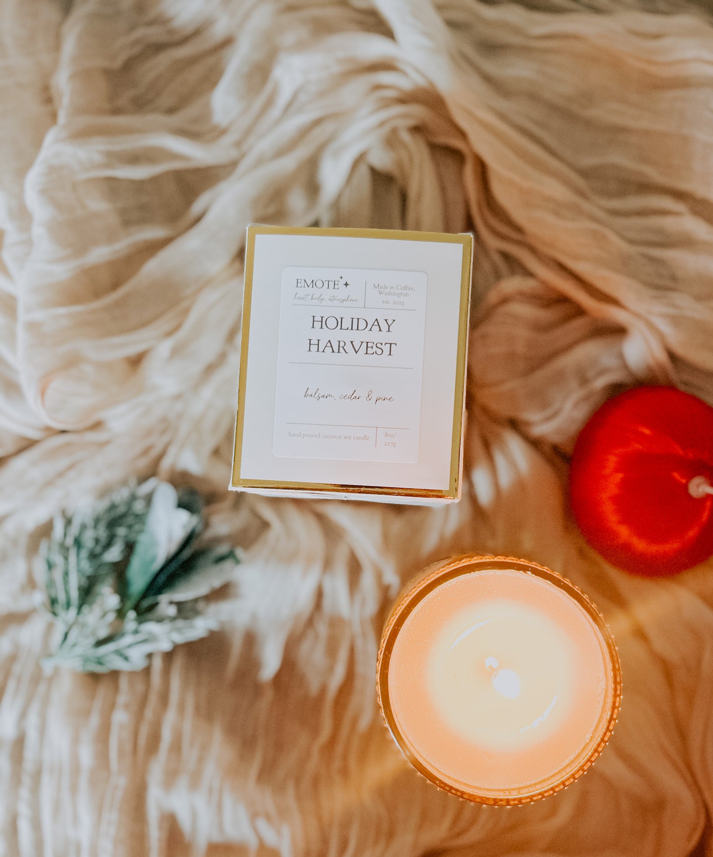 holiday harvest 8 oz soy candle